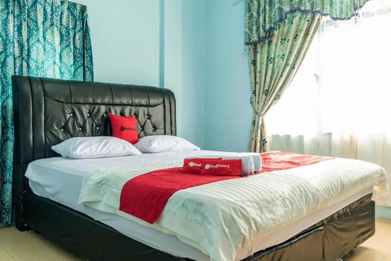 Reddoorz Syariah @ Jalan Setiabudi Medan 3 Екстериор снимка